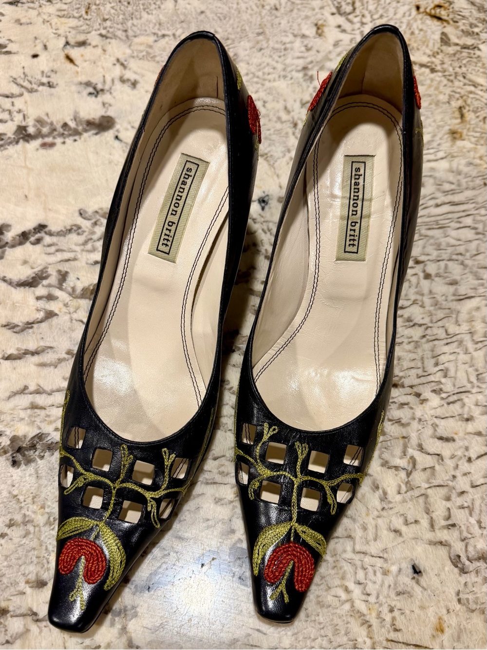 Vintage Shannon Britt Leather Pointed Black Heels Red Floral Stitching Italy 🇮🇹